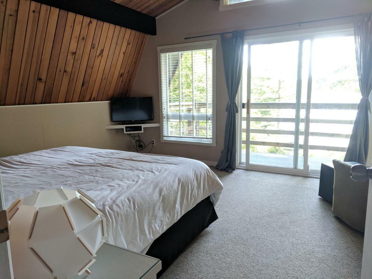 Gowlland Harbour Resort Heriot Bay 외부 사진