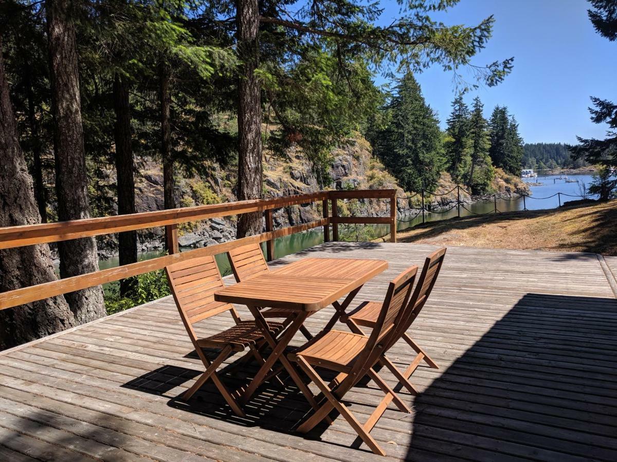 Gowlland Harbour Resort Heriot Bay 외부 사진