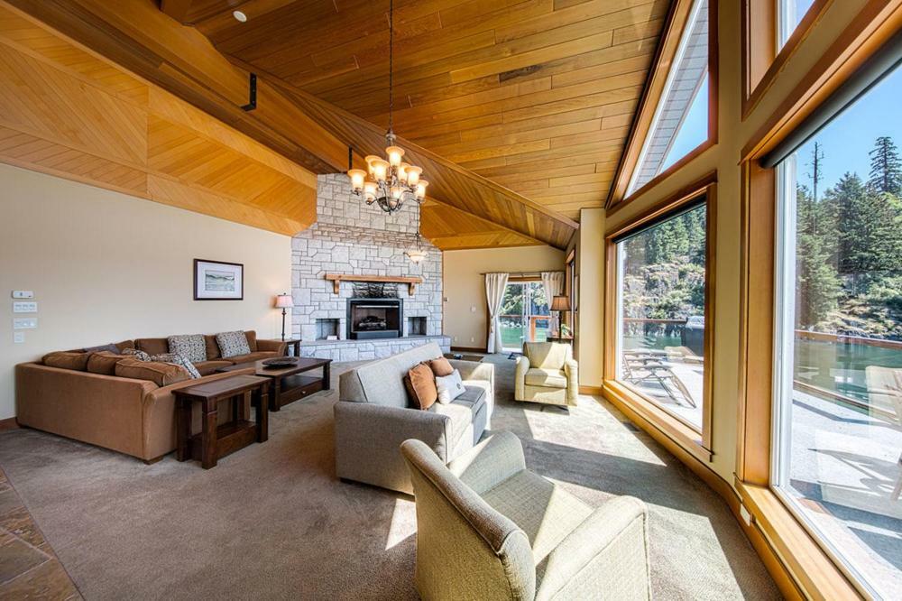 Gowlland Harbour Resort Heriot Bay 외부 사진