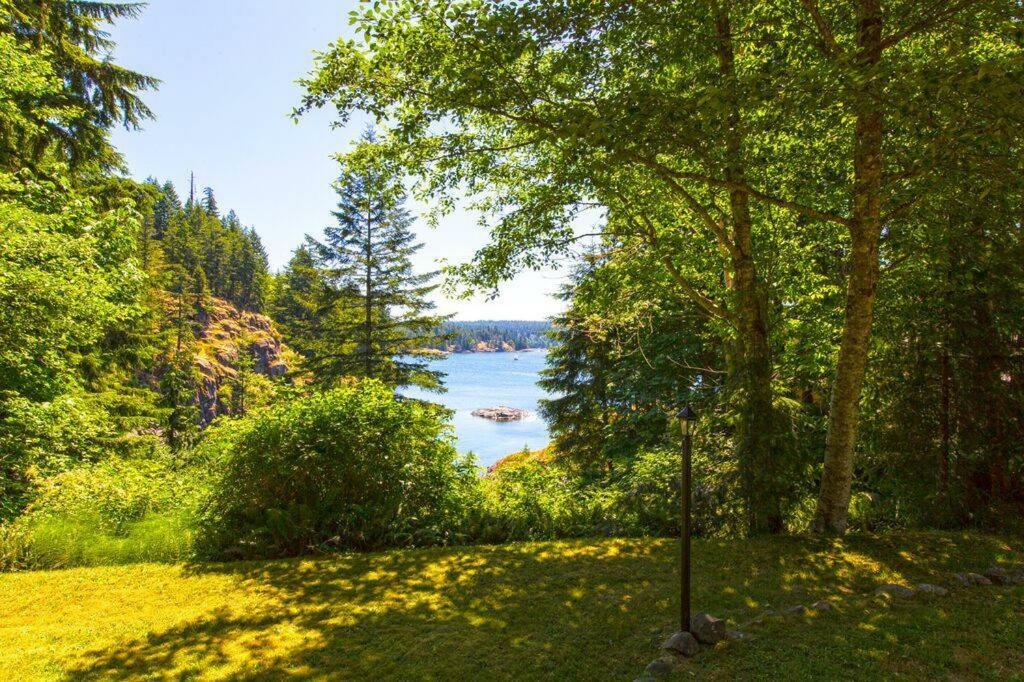 Gowlland Harbour Resort Heriot Bay 외부 사진
