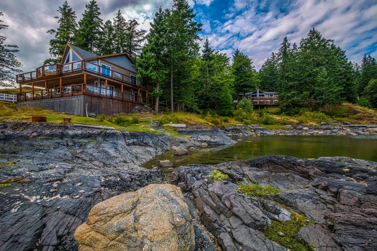 Gowlland Harbour Resort Heriot Bay 외부 사진